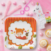 手絵を描秋愛らしい少女 ペーパープレート (パーティー)