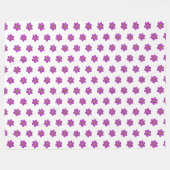 手絵を描紫花白色パターン フリースブランケット (正面(横))