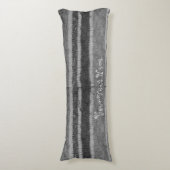 手編み黒白ストライプの ボディピロー (正面縦)