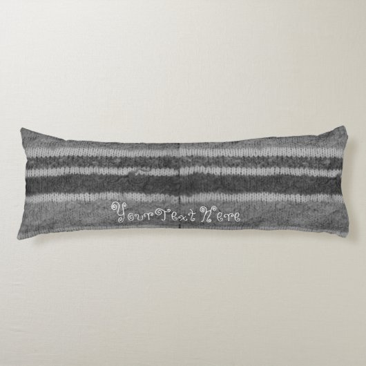 手編み黒白ストライプの ボディピロー (正面)
