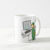 手術前にアジア外科医が指示をチェック コーヒーマグカップ (正面右)