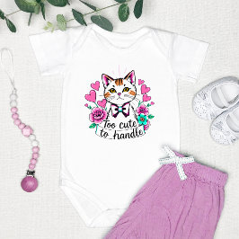 "扱いきれないほどかわいい" アドーラブル ベビーボディスーツ