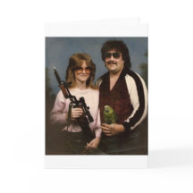 扱いにくい家族写真-オウムが付いているカップル!