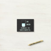 技術的には、ガラスは常に満杯です ポストイット (デスク上)