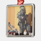 技術者 メタルオーナメント (左)