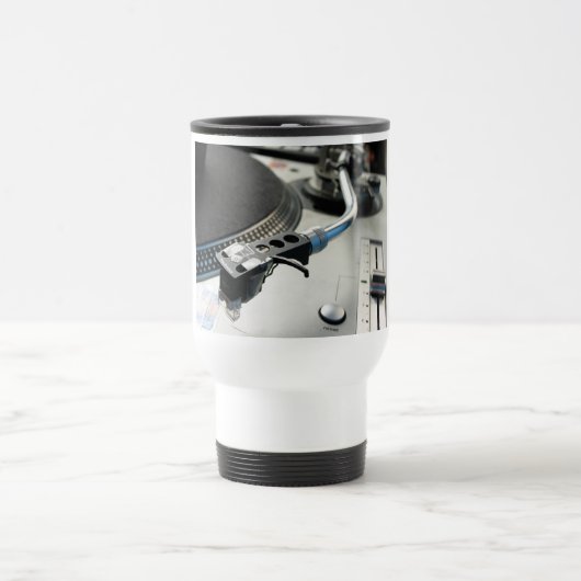 技術1200のマグ トラベルマグ (中央)