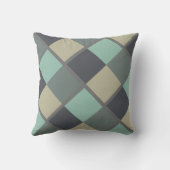 抑えられたカラーのミュート クッション (裏面)