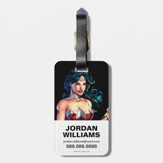 投げ疑問に思縄を岩の上に握る女性 ラゲッジタグ (裏面縦)