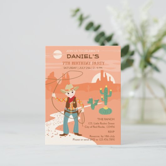 投げ縄とサボテンのカウボーイ子供の誕生日パーティー インビテーションポストカード (スタンド正面)