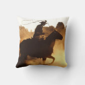 投げ縄を持つ西部のカウボーイ クッション (裏面)