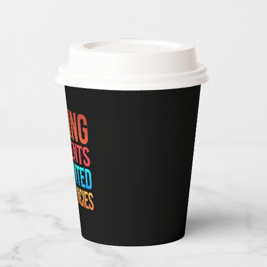 投票によって不要な大統領の選挙を防ぐ 紙コップ (左)