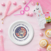 投票の愛国的自由バッジを使用する ペーパープレート (パーティー)