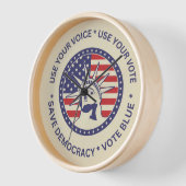投票の愛国的自由バッジを使用する 壁時計 (傾斜)