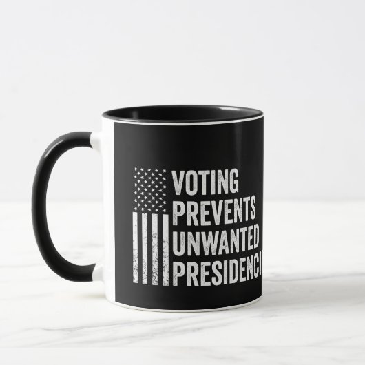 投票はアメリカの不必要な大統領を防ぐ マグカップ (左)