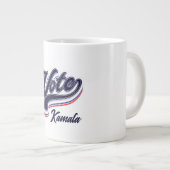 投票タイポグラフィ – 選択 ジャンボコーヒーマグカップ (正面右)