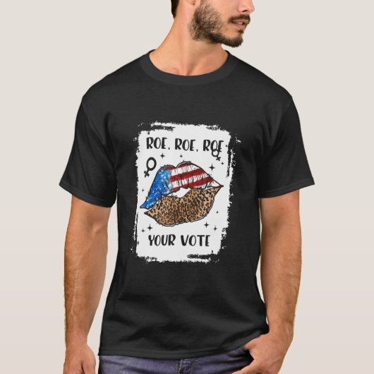 投票フェミニストのアメリカ国旗のパターンの唇を読む Tシャツ (正面)