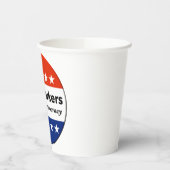 投票労働者が民主主義紙カップのためにそれを行う 紙コップ (左)