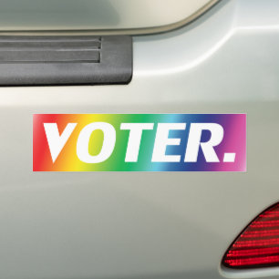 「投票者」のホワイトレタープライドlgbt背景 バンパーステッカー