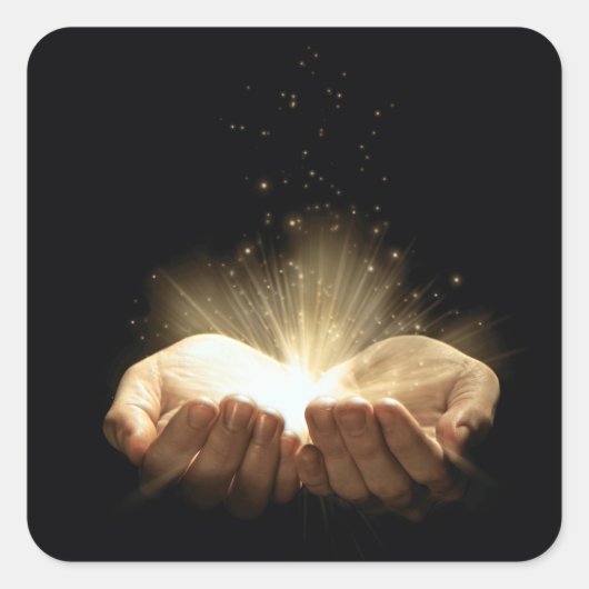 折り畳まれた手が光を保持 スクエアシール (正面)