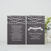 折り畳まれた結婚式のプログラム上のストリングライト (スタンド正面)