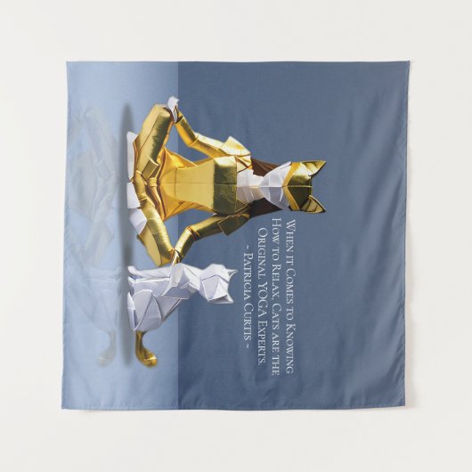 折り紙ゴールドフォイルめい想ヨガのキャットウーマンと猫 タペストリー (正面(横))