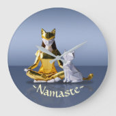 折り紙ゴールドフォイルめい想ヨガのキャットウーマンと猫 ラージ壁時計 (正面)