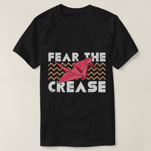 折り紙マスターの折り目デザインを恐れる Tシャツ (デザイン正面)