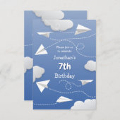 折り飛んでいる畳まれた紙飛行機の子供の誕生日 案内状 (正面/裏面)