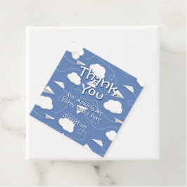 折り飛んでいる畳み紙飛行機のバースデ感謝していーザ フェイバータグ