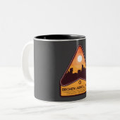 折れた矢印トレイル – Coconino National Forest ツートーンマグカップ (正面左)