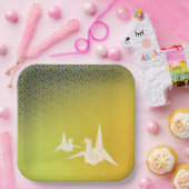 折鶴と紗綾形紋様（金地に紺青色）のペーパープレート ペーパープレート (パーティー)