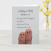 抱きしめを送る。大切に思っているから。楽しい。ユーモア カード (黄色い花)