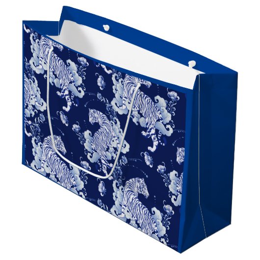 抱き枕の虎が雲に隠れて青く ラージペーパーバッグ (正面アングル)