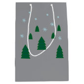 抱き枕 – 松林と雪片 ミディアムペーパーバッグ (正面)