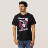 抱き締めるのは危険だ |シャーク警告ズ Tシャツ (正面フル)