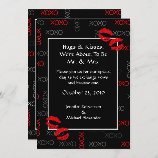 抱擁およびキスの黒く赤い結婚式招待状 招待状 (正面/裏面)