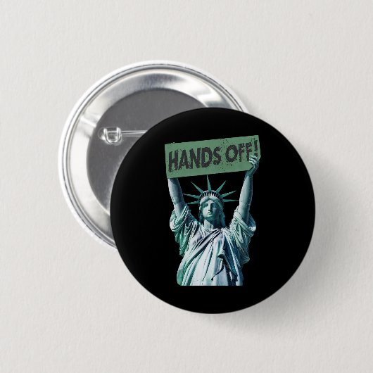 抵抗と抗議のシャツはリバーの彫像を手にする 缶バッジ (正面&裏面)