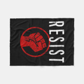 抵抗の一部である拳Tシャツに抵抗 –  フリースブランケット (正面(横))