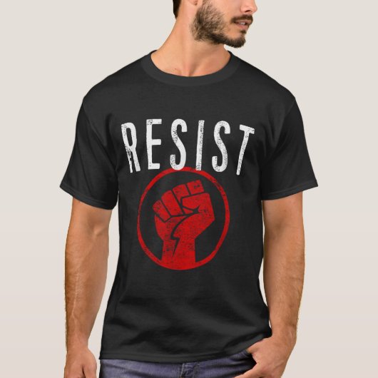 抵抗の一部である拳Tシャツに抵抗 – Tシャツ (正面)