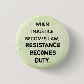 抵抗は義務になる 缶バッジ (正面)