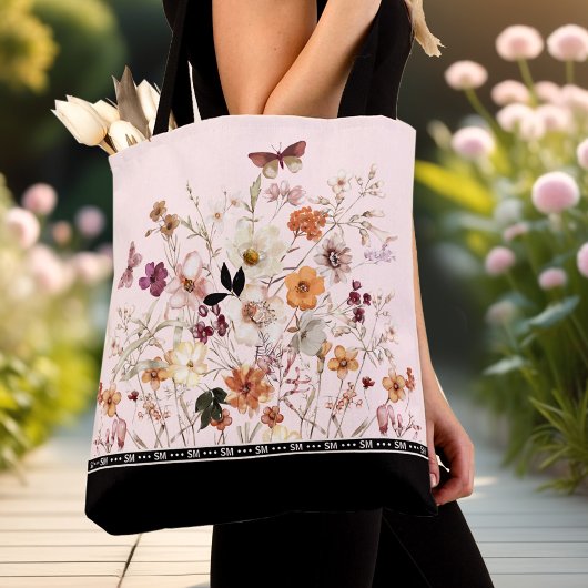押されたワイルドフラワーズピンクコテージコアモノグラム トートバッグ