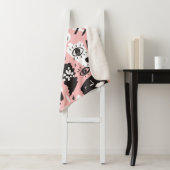 抽象的でモダンな目及び唇パターン シェルパブランケット (インサイチュ)