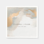 抽象的なエレガントなゴールドの水彩画のようなウェディング スタンダードカクテルナプキン (正面)