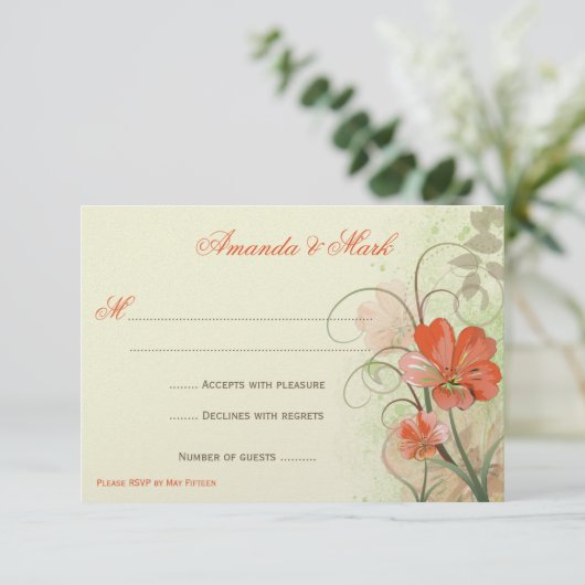 抽象的なコーラルライムの花の渦巻きレスポンスカード 招待状 (スタンド正面)