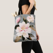 抽象的なピンクと白のわびさびの花 トートバッグ (クローズアップ)