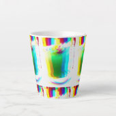 抽象的なポップアートの原色の虹のドリンクラテマグ カフェラテマグ (正面)