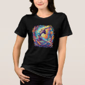 抽象的なヨガネオンの花の渦 ウォリアーポーズ トライブレンドTシャツ (正面)