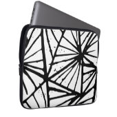 抽象的な三角形のリノプリントエレクトロニクスバッグ ラップトップスリーブ (正面右)