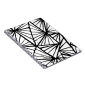 抽象的な三角形のリノプリントスパイラルノートブック ノートブック (右側)