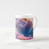 抽象的な宇宙の星雲アート - カラフルな宇宙 ボーンチャイナマグカップ (正面右)